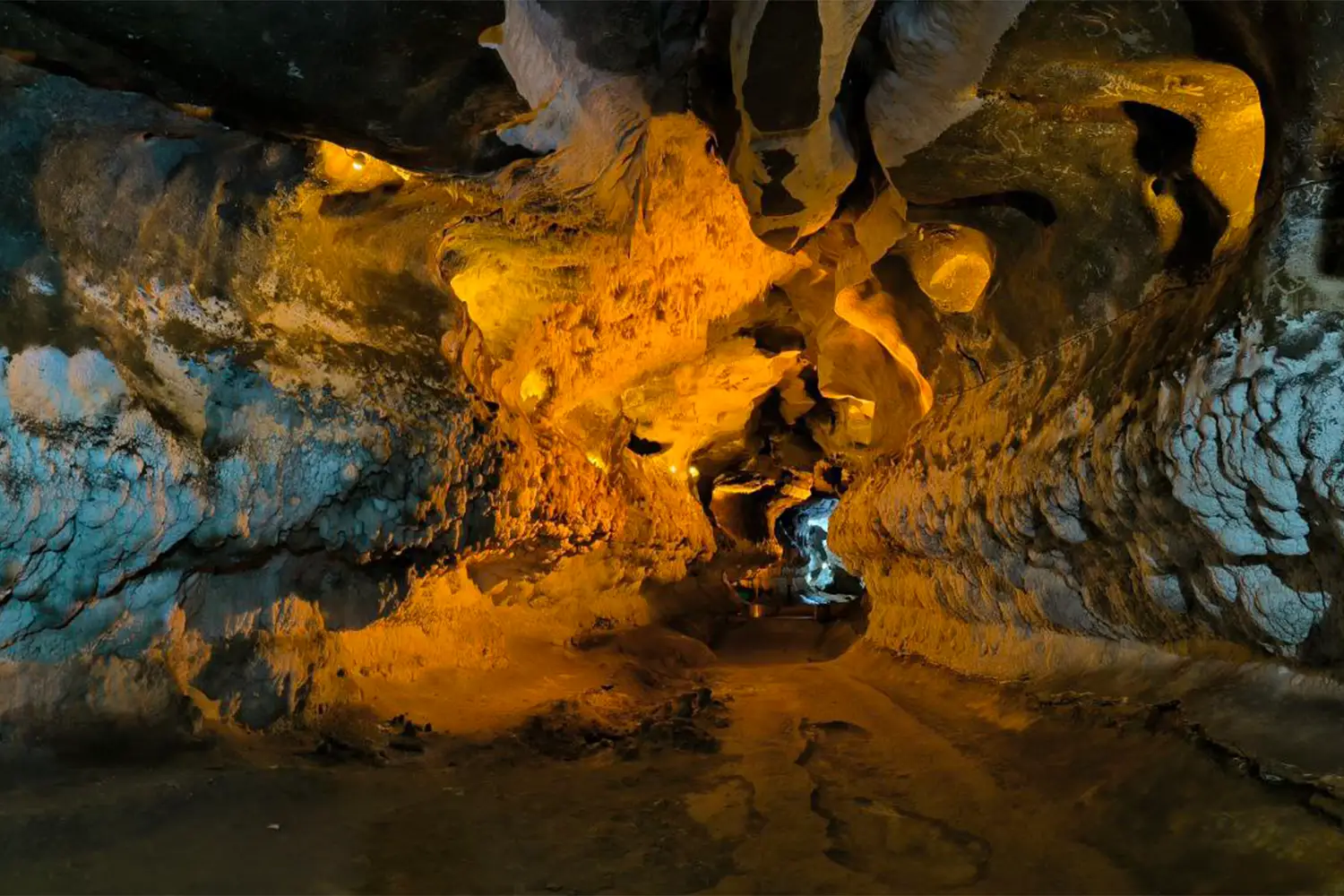 ئەشکەوتی کەتەلەخور