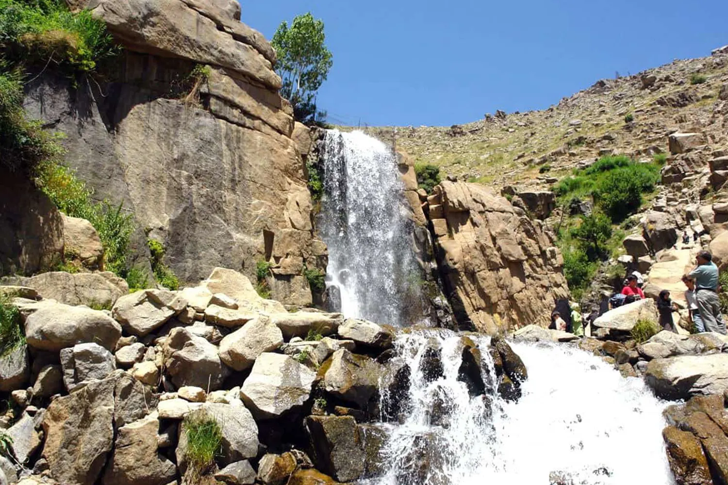 Ganjnameh Waterfall