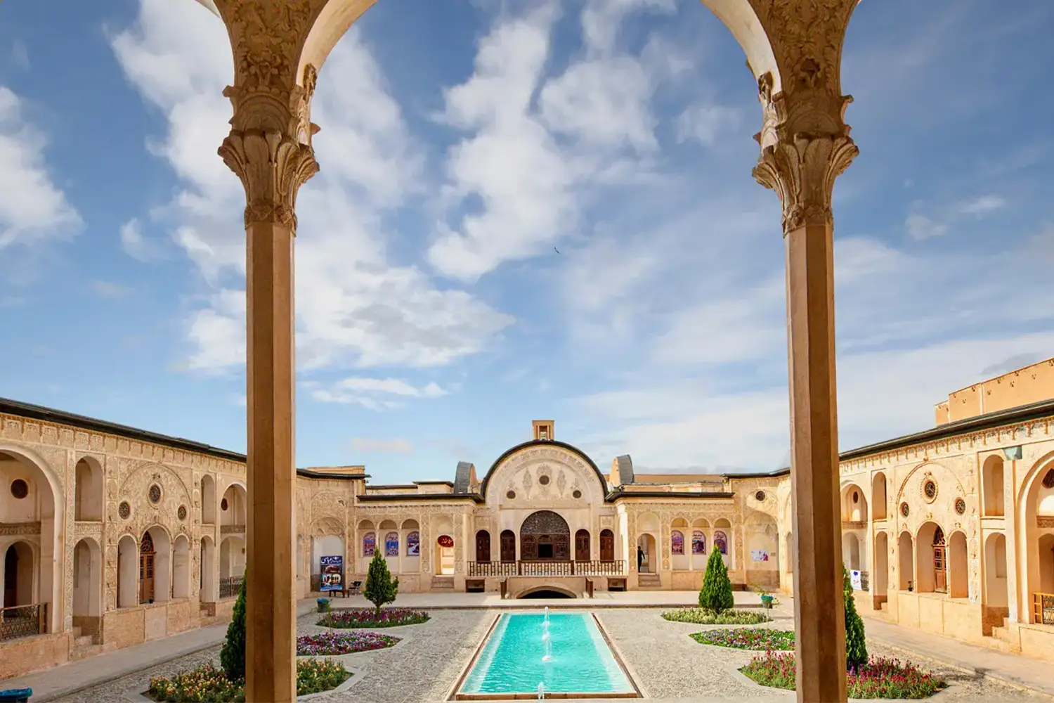 Kashan: Known for its stunning traditional architecture and beautiful historical sites.