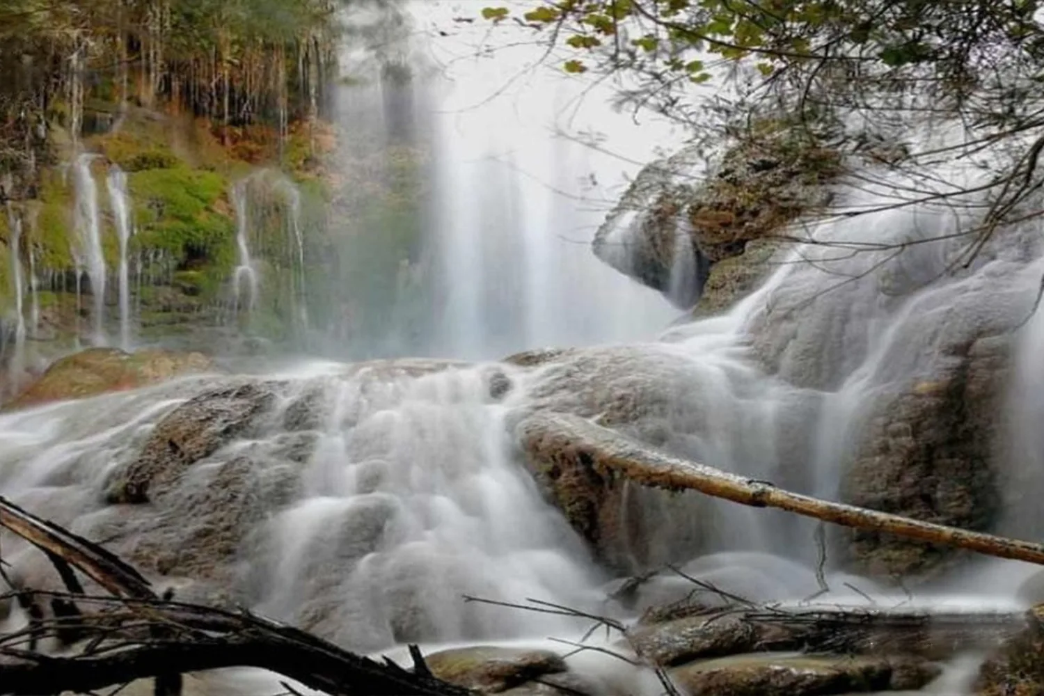 Kohmreh Sarakhi Waterfall: The roaring diamond of Shiraz.