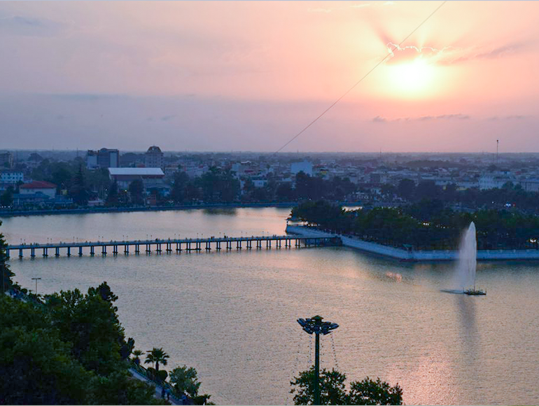 What do we know about Lahijan city and its history?