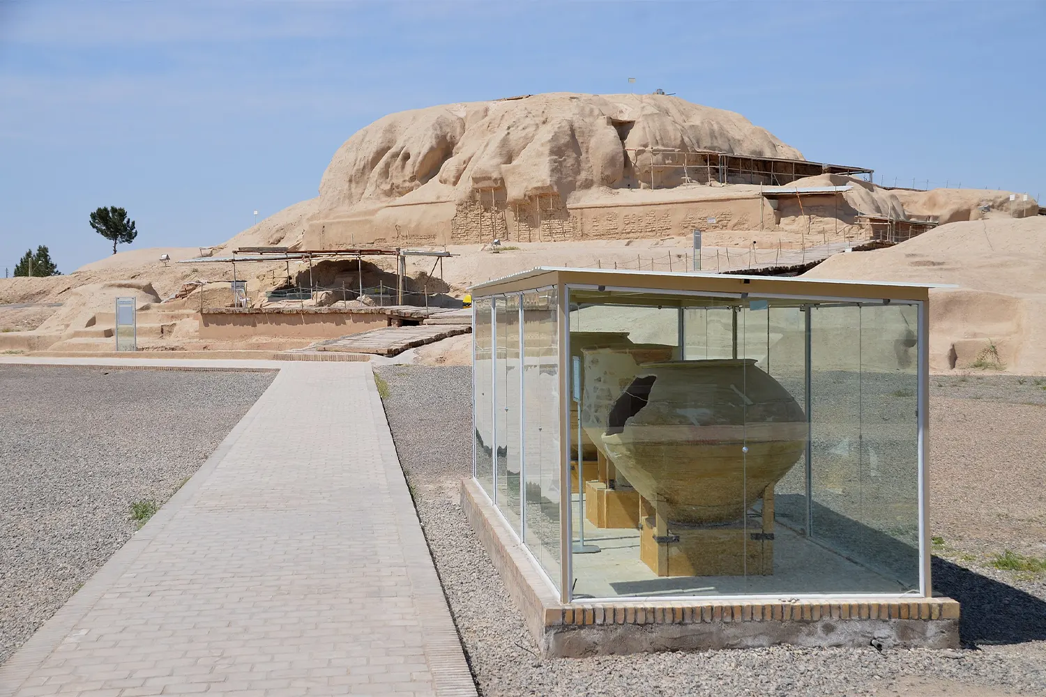 Sialk Hills – Ancient mounds with millennia of history