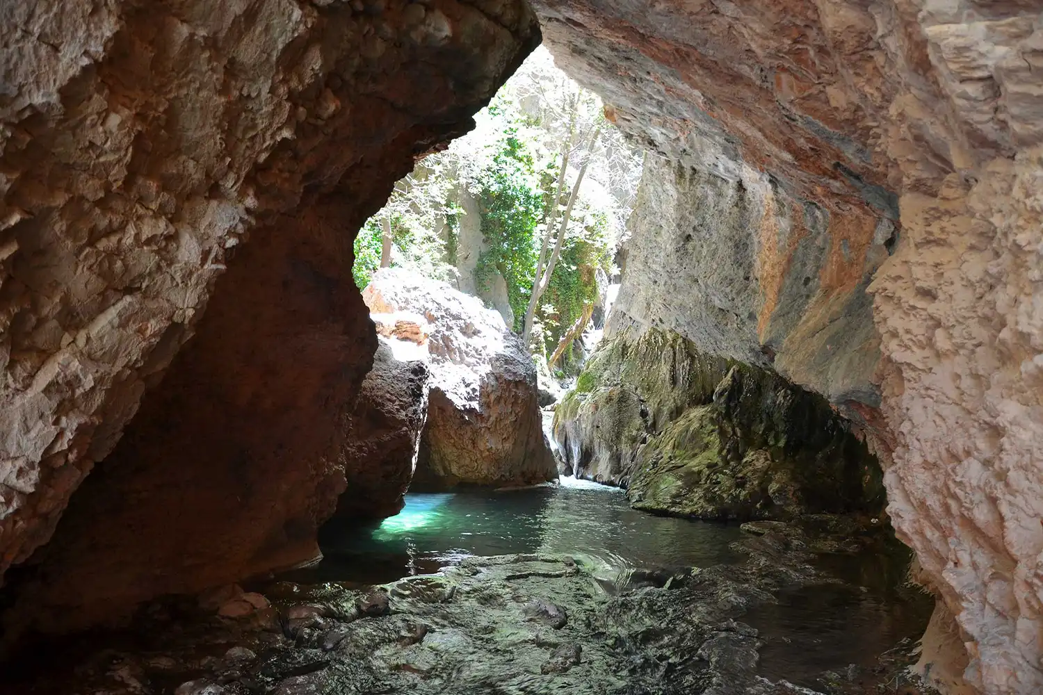 Tang Bostanak: A dreamy nature spot near Shiraz.
