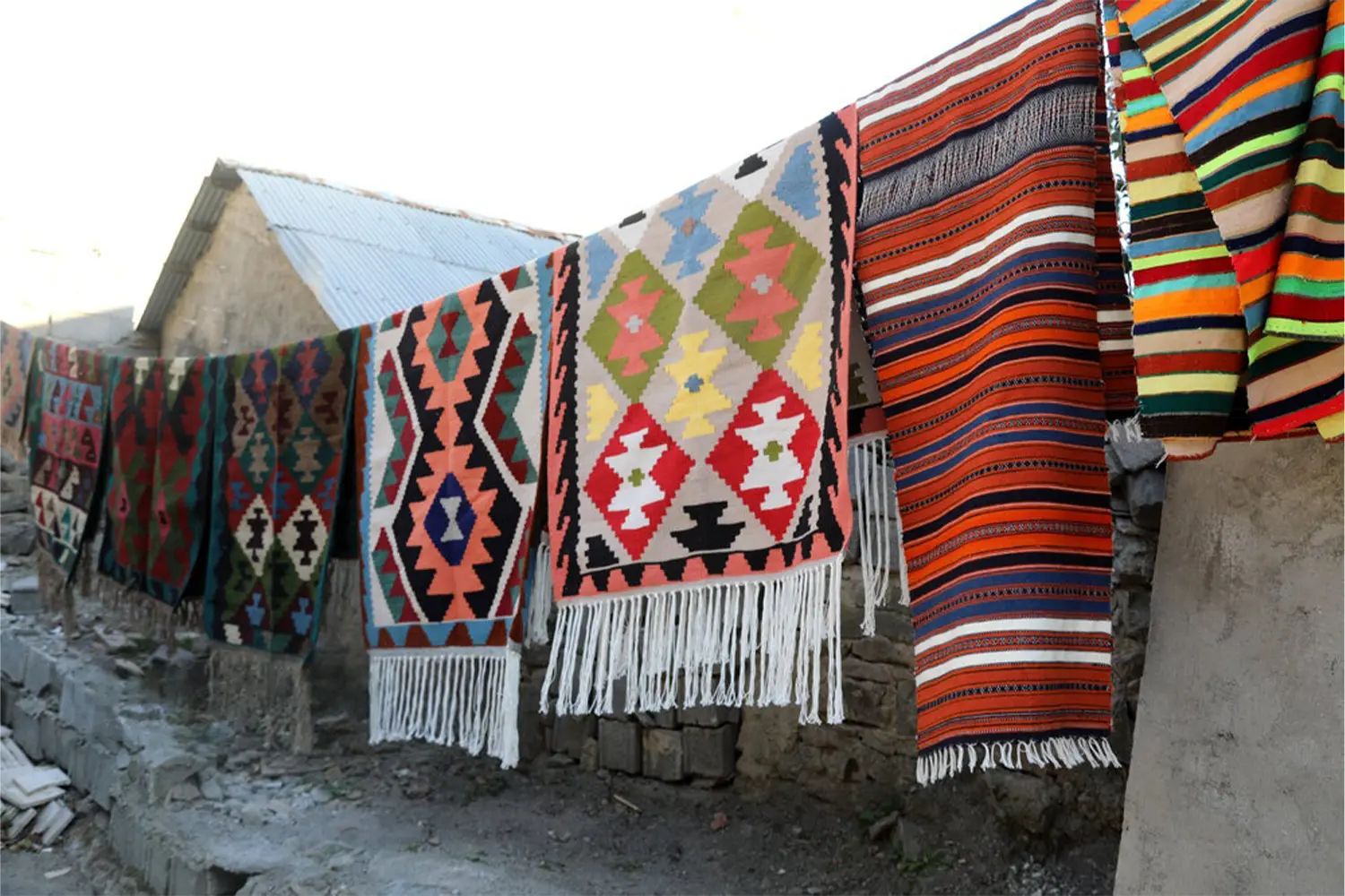 Woolen fabric weaving