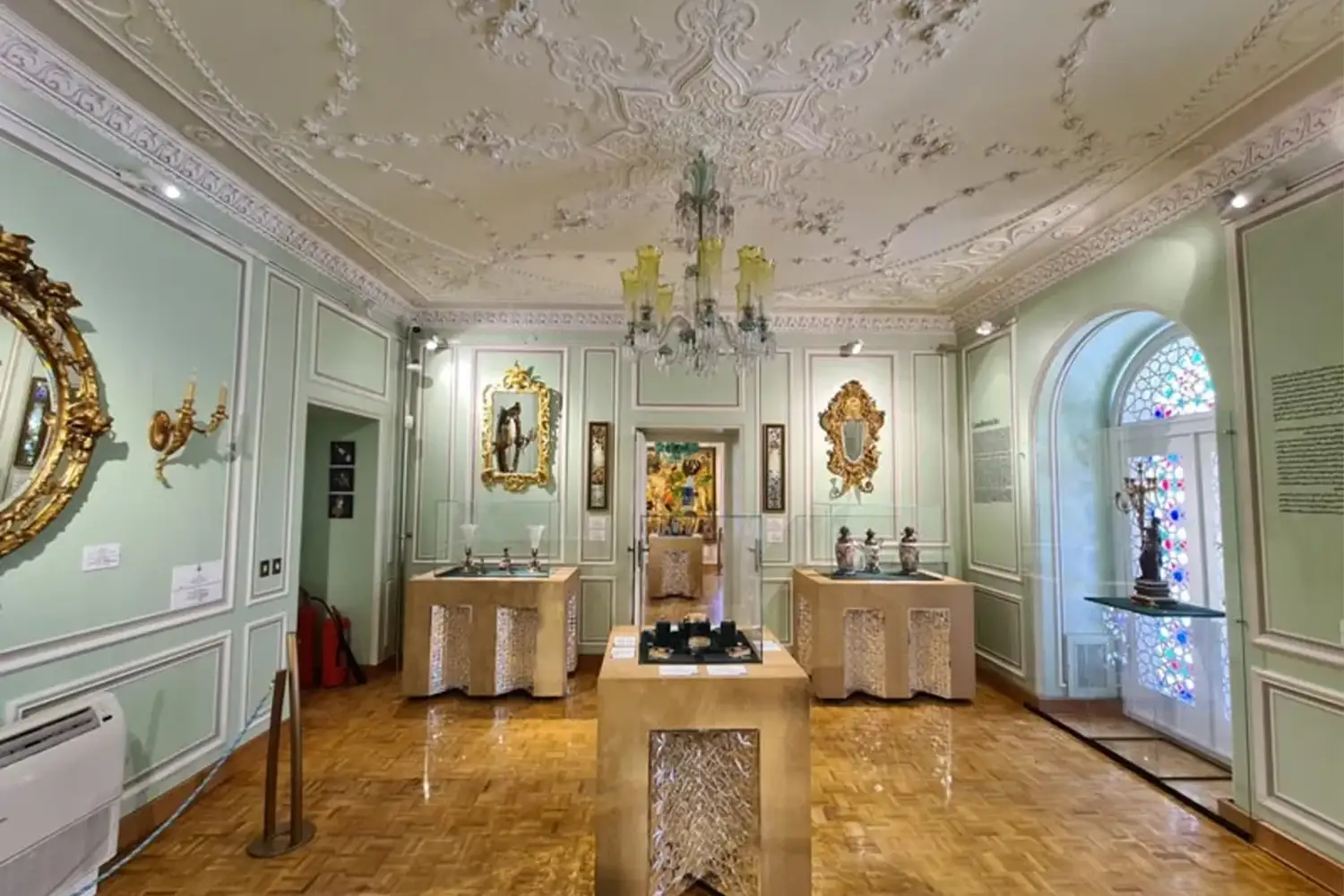 Museum of Mirrors and Lighting – One of Yazd’s most fascinating museums.