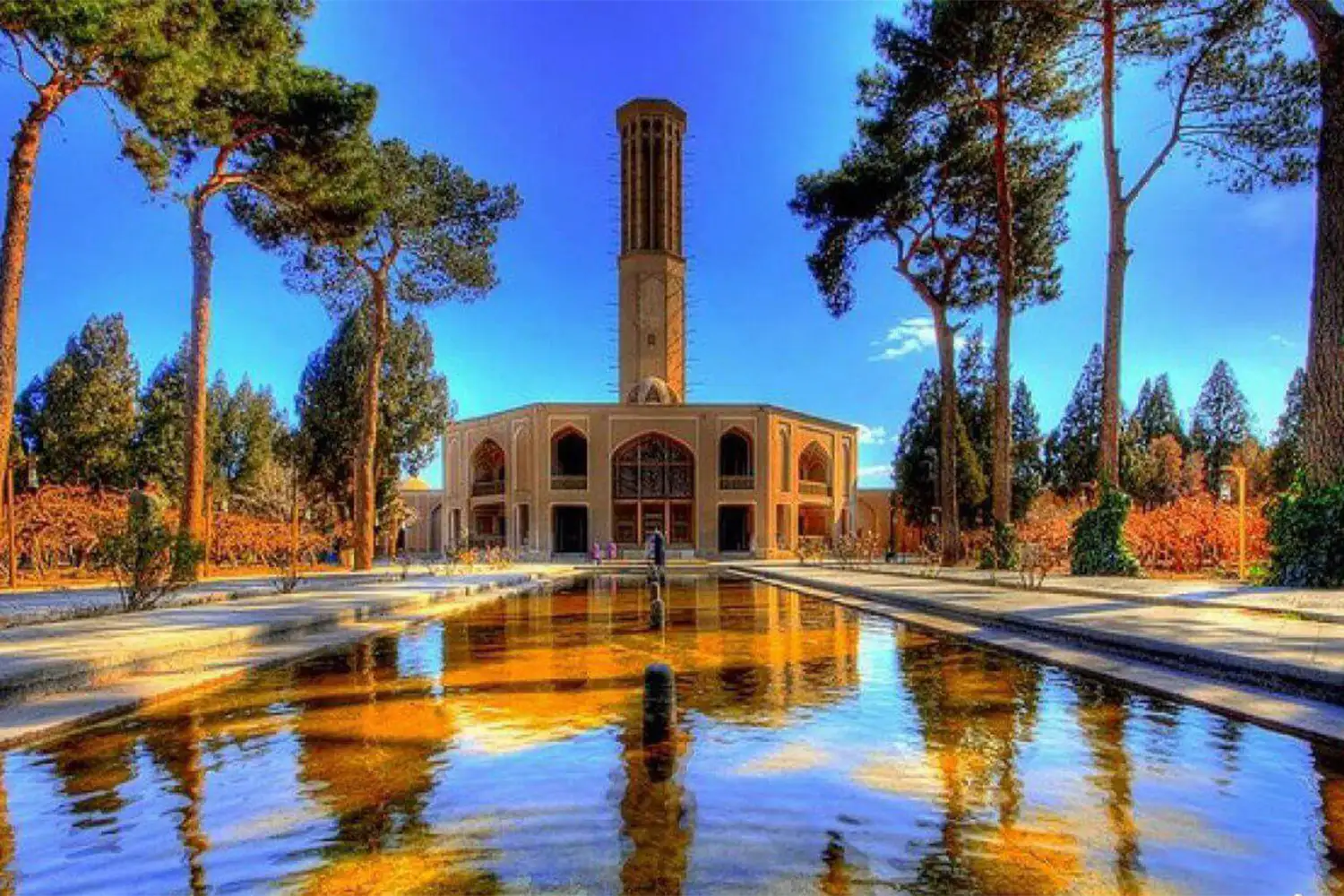 Dolat Abad Garden – One of the most famous Persian gardens.