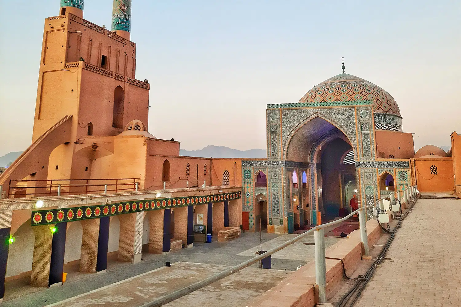 Jameh Mosque of Yazd – A 900-year-old masterpiece of Iranian architecture.