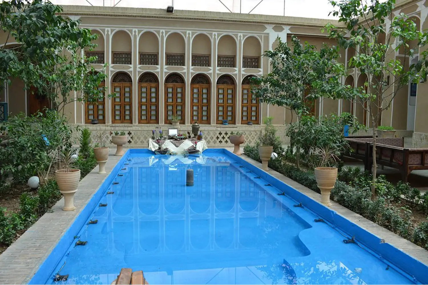 Mozaffar Traditional Hotel