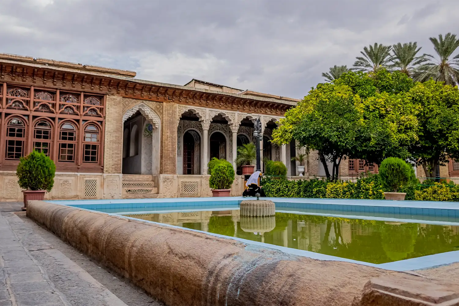 Zinat al-Molk House: A luxurious mansion for a Qajar lady.