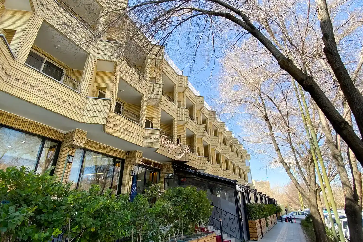 Espadana Hotel — Great option for travelers with good facilities.