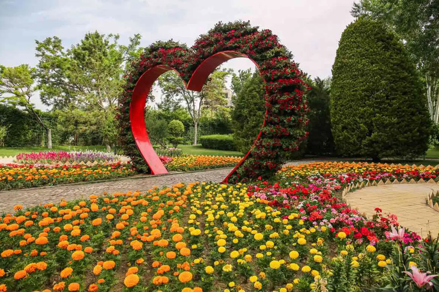 Isfahan Flower Garden — A dreamy paradise in Half of the World.