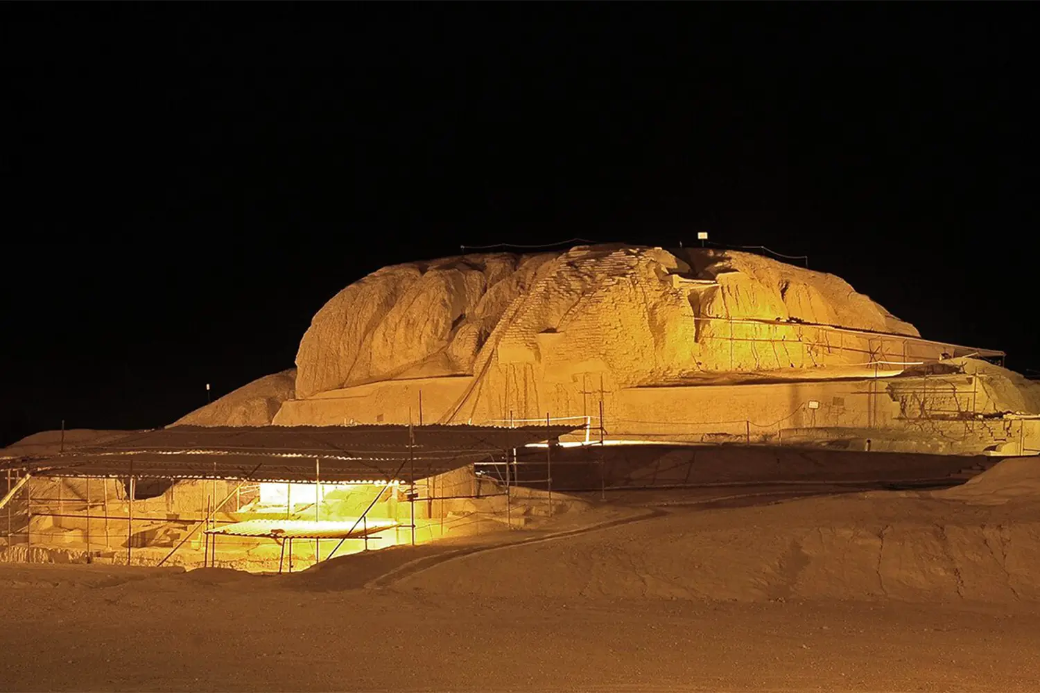 Sialk Hills – Ancient mounds with millennia of history