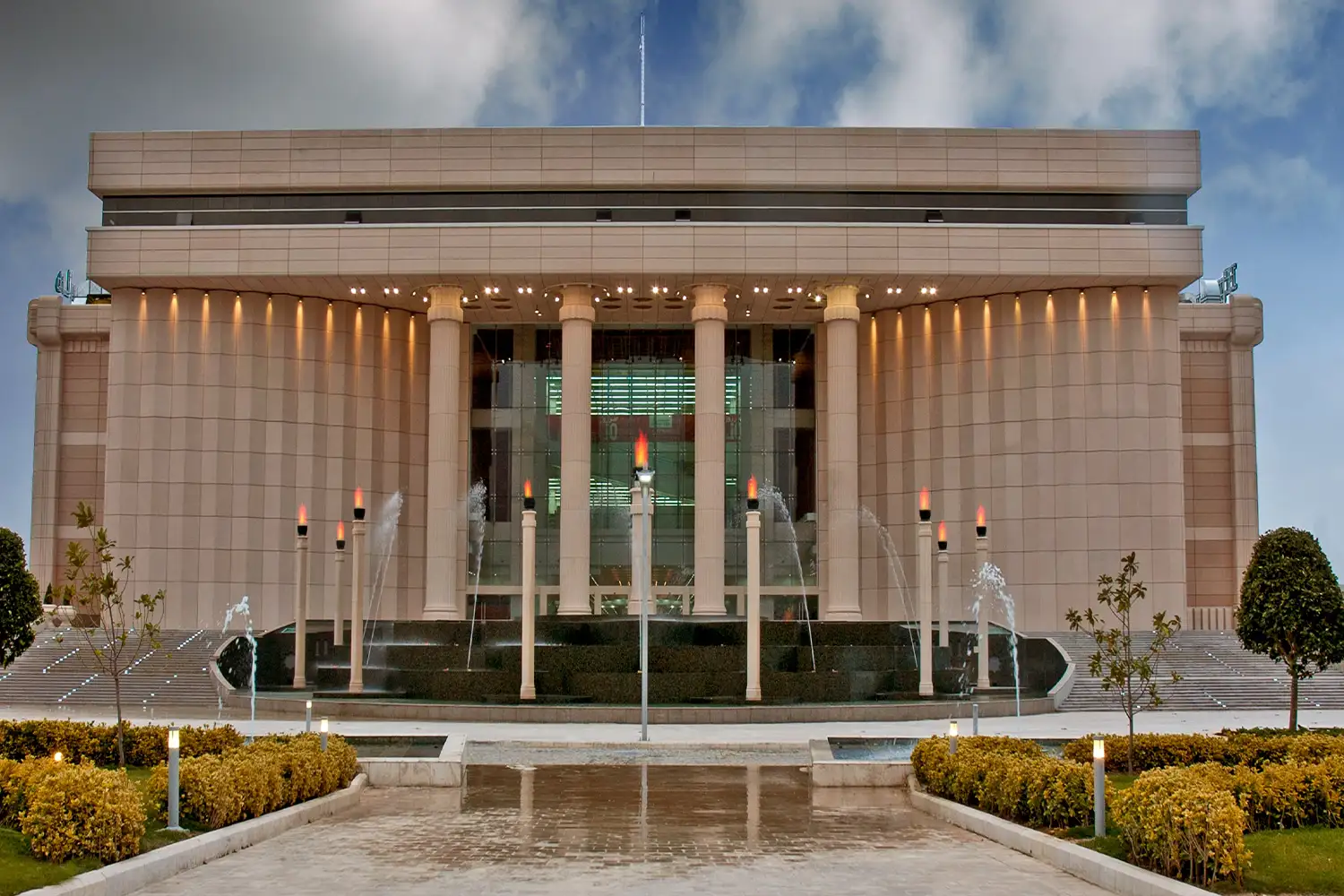 Persian Gulf Commercial Complex: The largest shopping center in Iran.