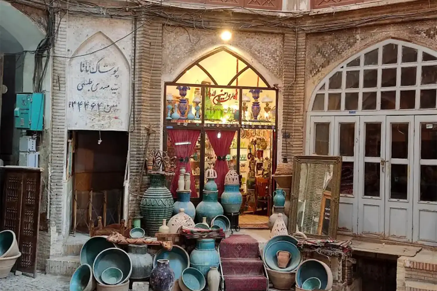 Safavi Bazaar – The city’s largest shopping area