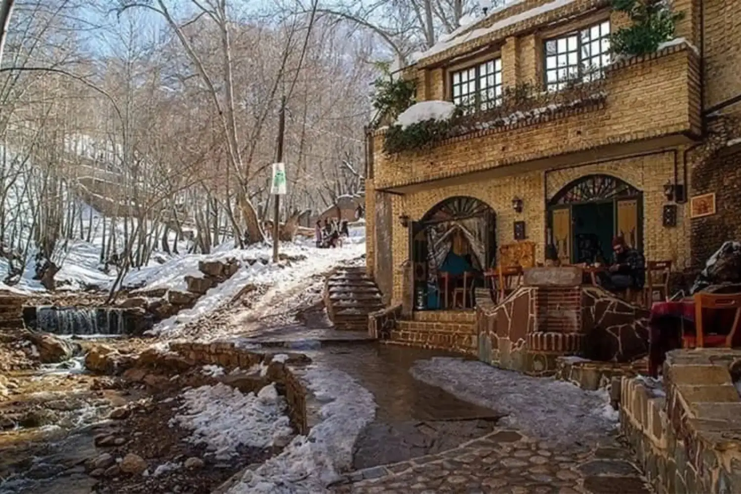 Qalat Village: A green jewel of Fars province with a 1500-year-old Sassanid castle nestled in the mountains north of Shiraz.