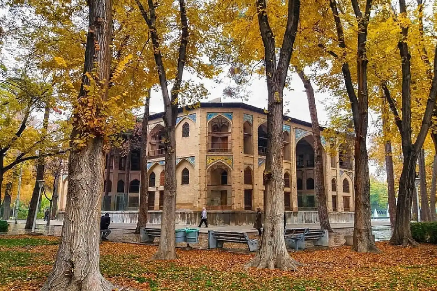 Hasht Behesht Palace — A remaining masterpiece from the Safavid period.